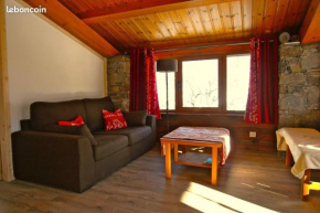 Bel appartement dans chalet face aux montagnes